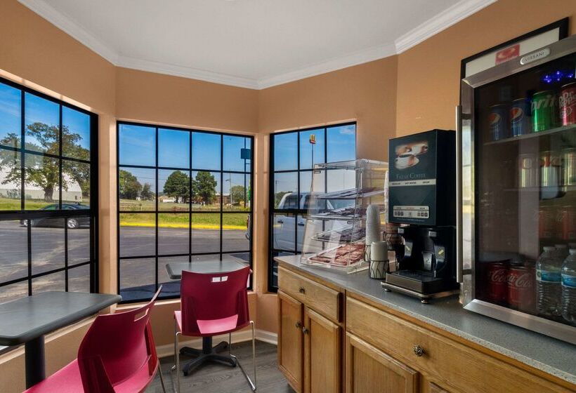 בית מלון כפרי Econo Lodge Cornersville