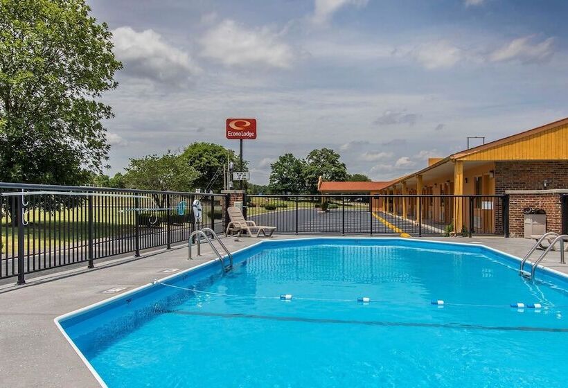 Отель Econo Lodge Cornersville
