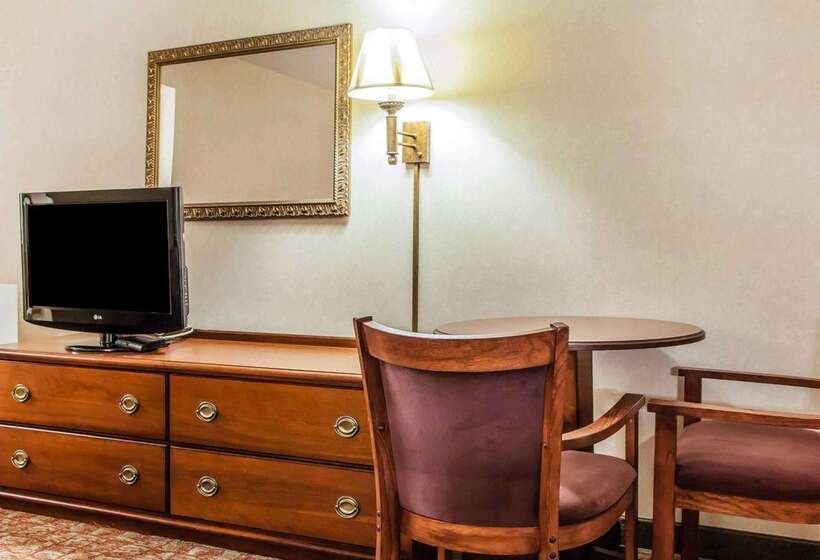 Отель Econo Lodge Douglassville Pottstown