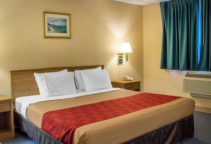 Отель Econo Lodge Drums