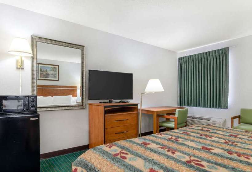 فندق Econo Lodge Emporia