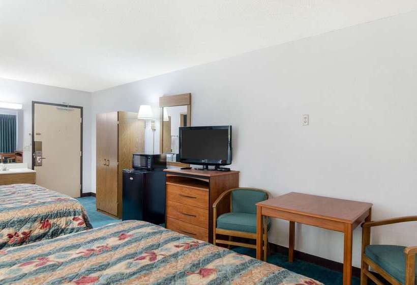 فندق Econo Lodge Emporia