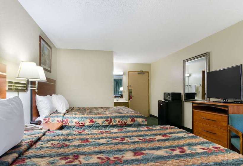 فندق Econo Lodge Emporia