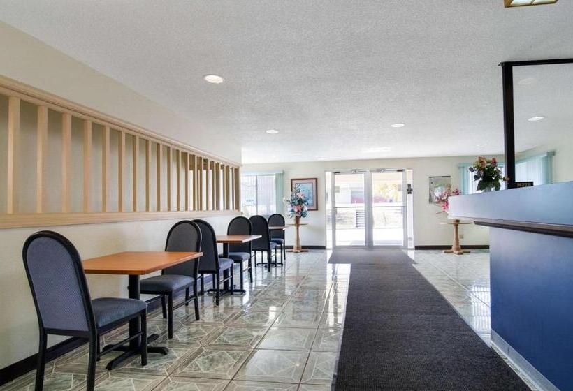 هتل Econo Lodge