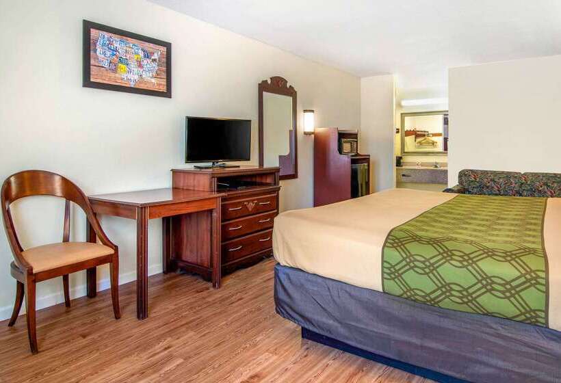 فندق Econo Lodge Inn & Suites