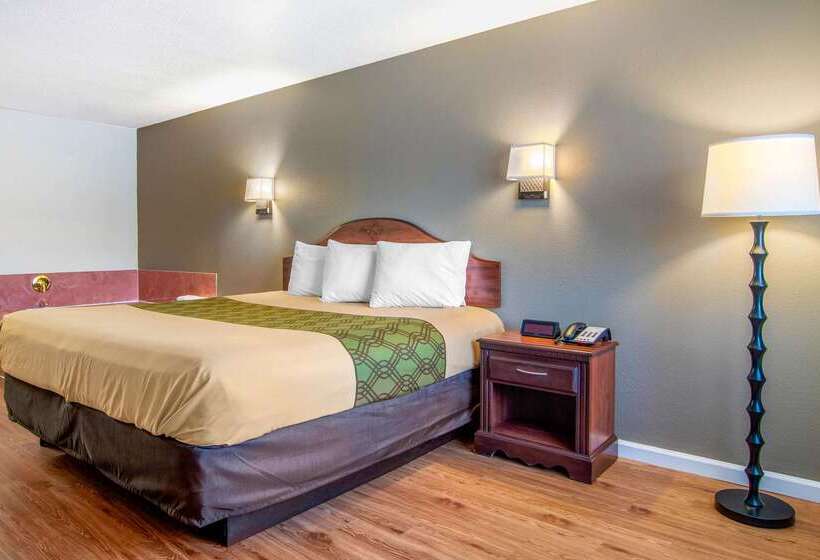 فندق Econo Lodge Inn & Suites