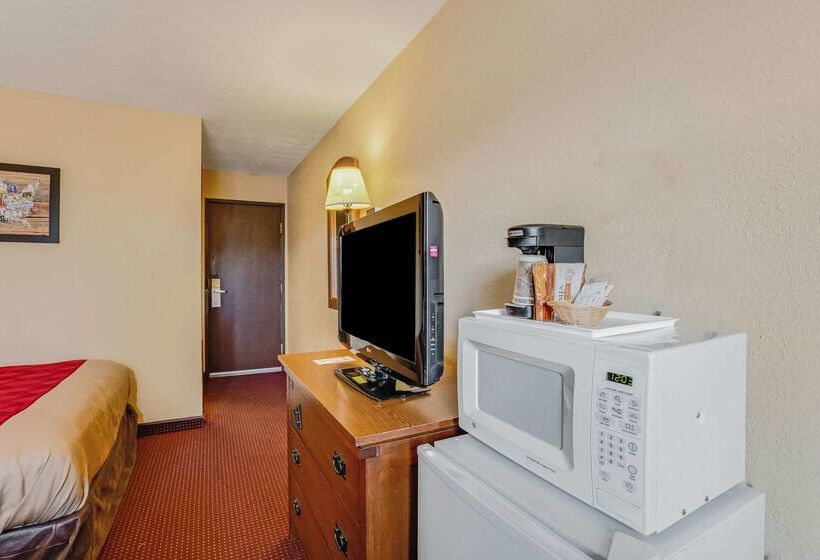 Отель Econo Lodge Junction City I 70 Near Fort Riley