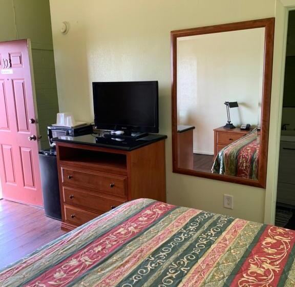 Отель Regency Inn & Suites By Oyo Bay City