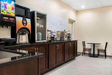هتل Escape Inn Hershey