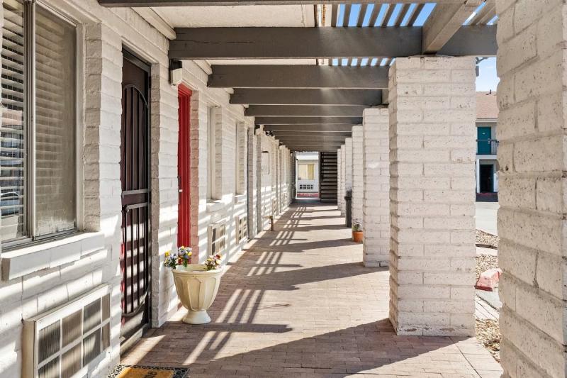 هتل Days Inn By Wyndham Albuquerque Northeast
