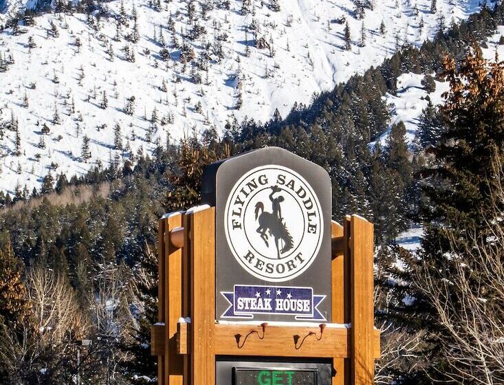 فندق Flying Saddle Resort And Steak House