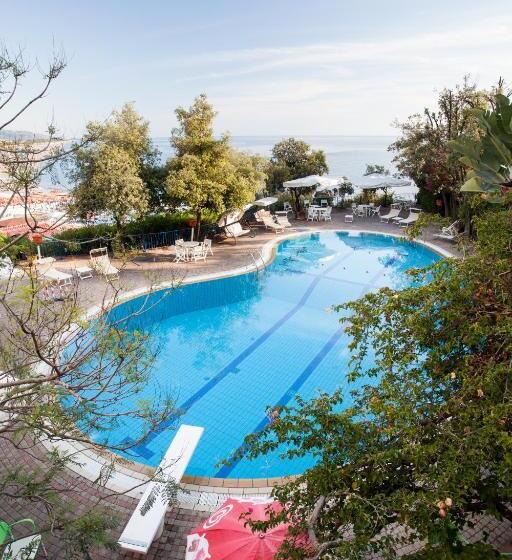Grand Hotel De Rose