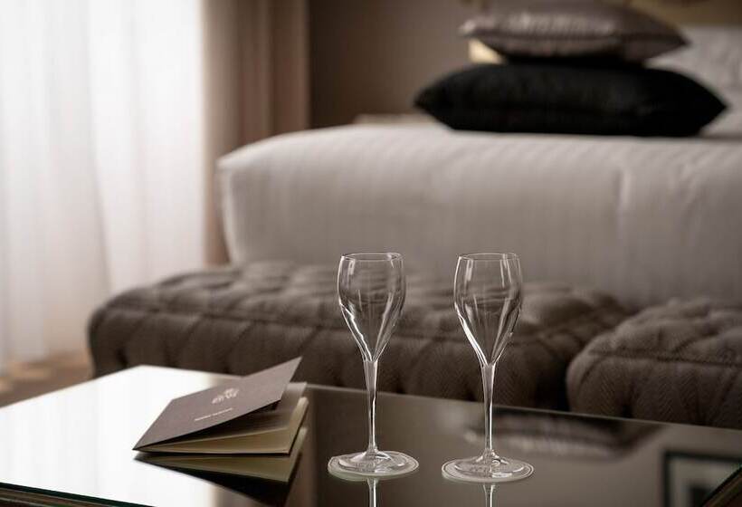 Fotos del hotel Grand  Et De Milan  The Leading S Of The World:  11