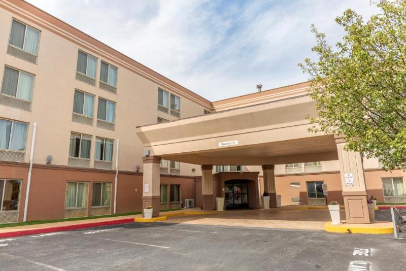 هتل Holiday Inn Express Harrisburg Sw   Mechanicsburg, An Ihg