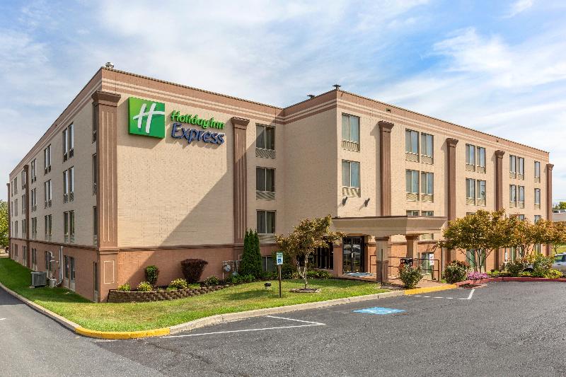هتل Holiday Inn Express Harrisburg Sw   Mechanicsburg, An Ihg