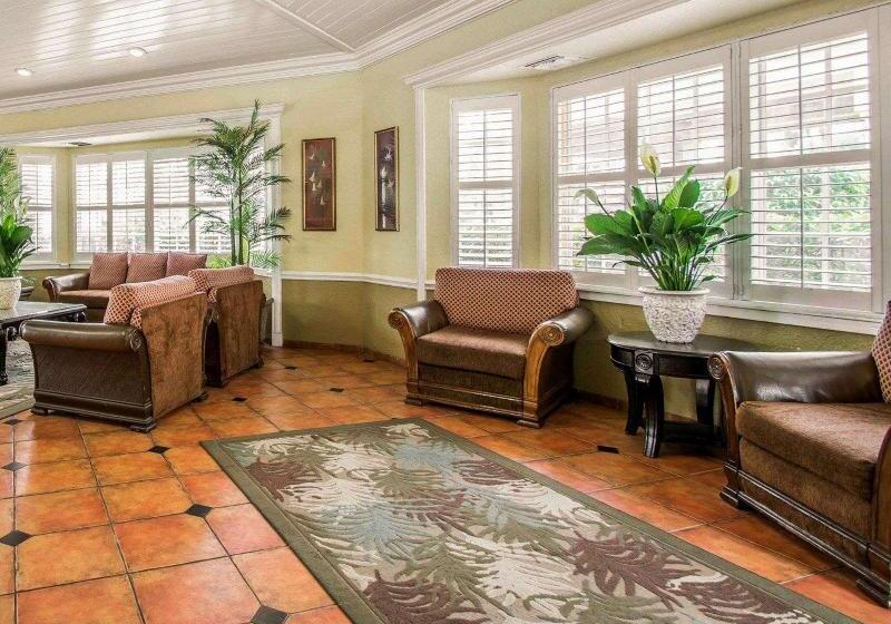 هتل Hotolos Hollywood