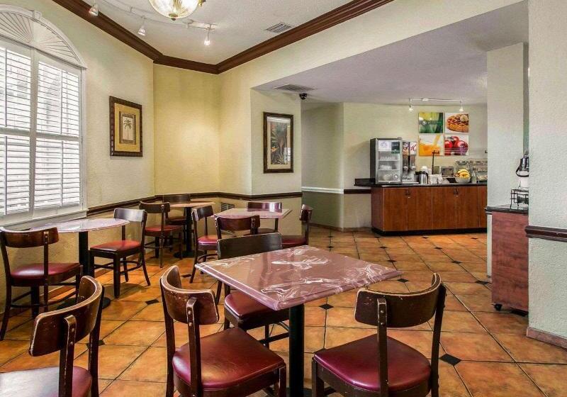 هتل Hotolos Hollywood