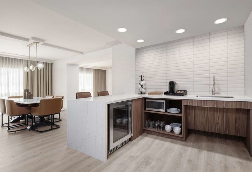 هتل Hyatt Regency Irvine