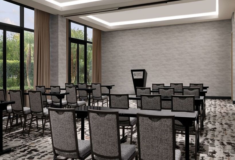 هتل Hyatt Regency Irvine