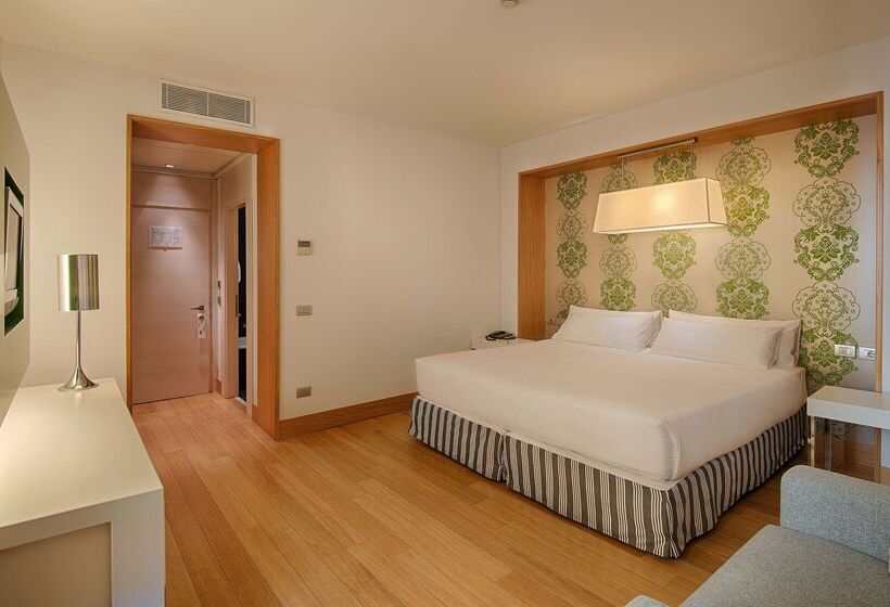 Fotos del hotel Nh Firenze:  95