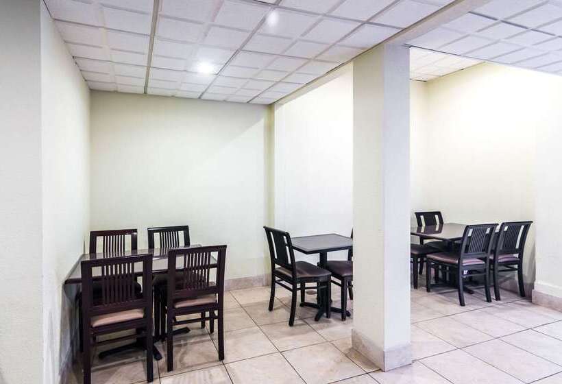 هتل Quality Inn