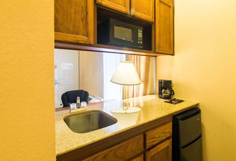 هتل Quality Inn