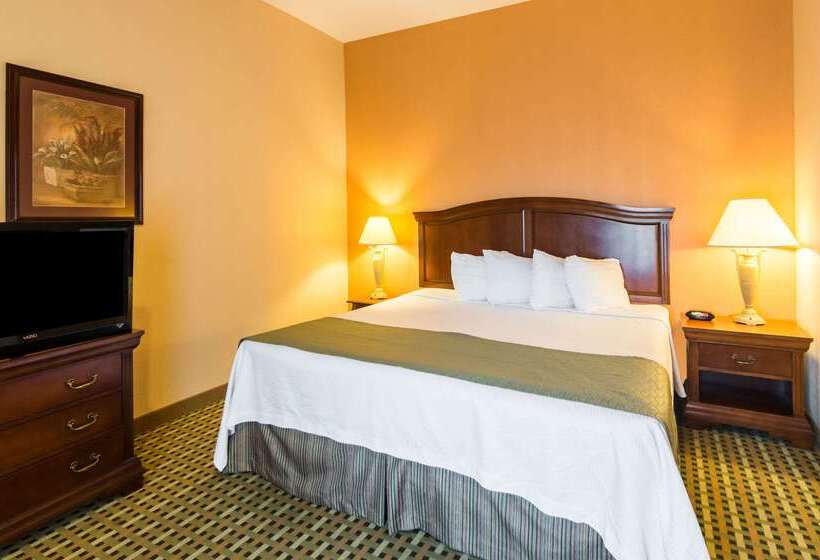 هتل Quality Inn