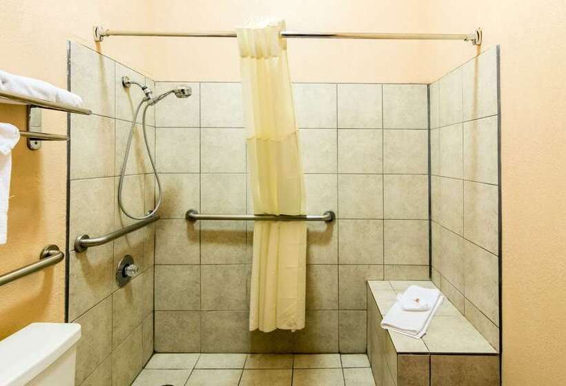 هتل Quality Inn