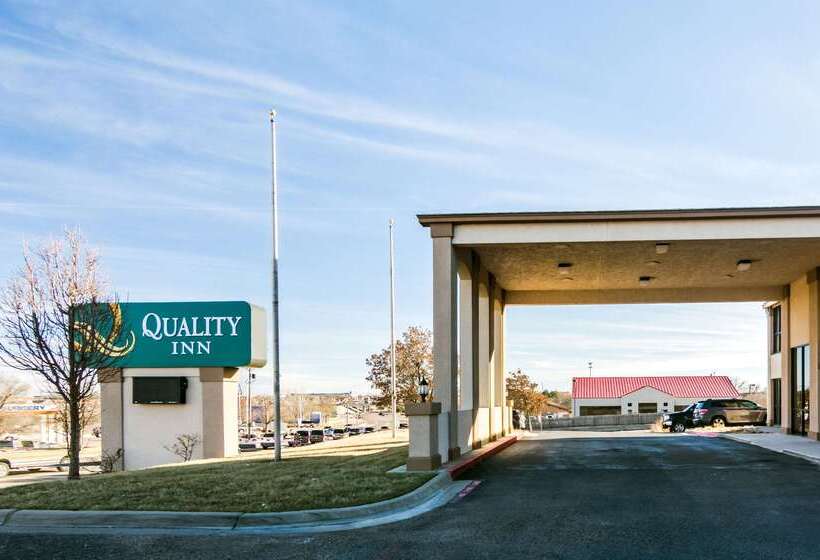 هتل Quality Inn