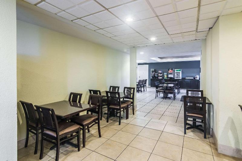 هتل Quality Inn