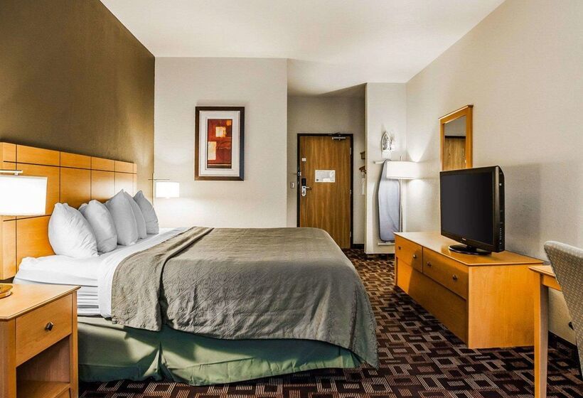 هتل Quality Inn & Suites Des Moines Airport