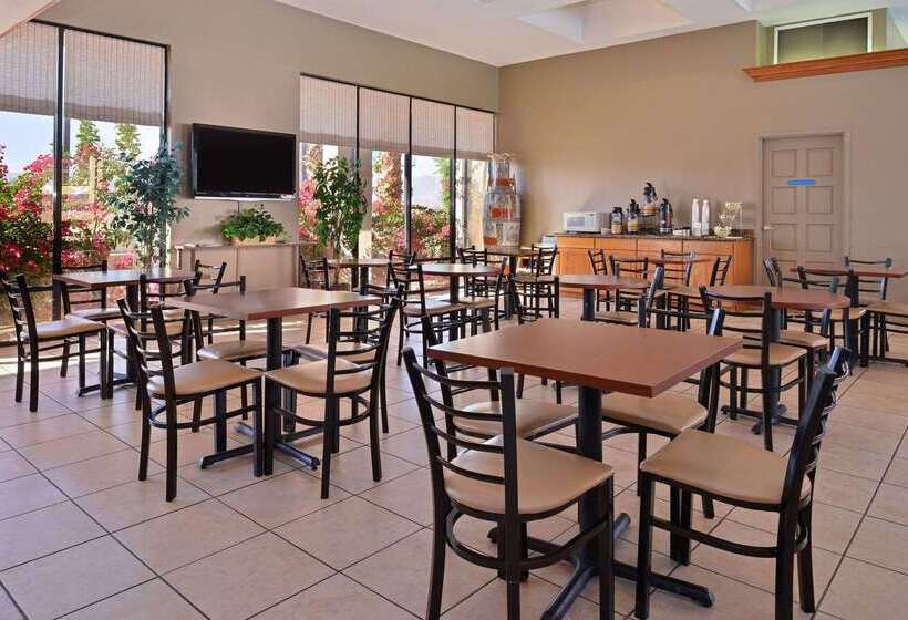 فندق Signature Inn Indio I 10