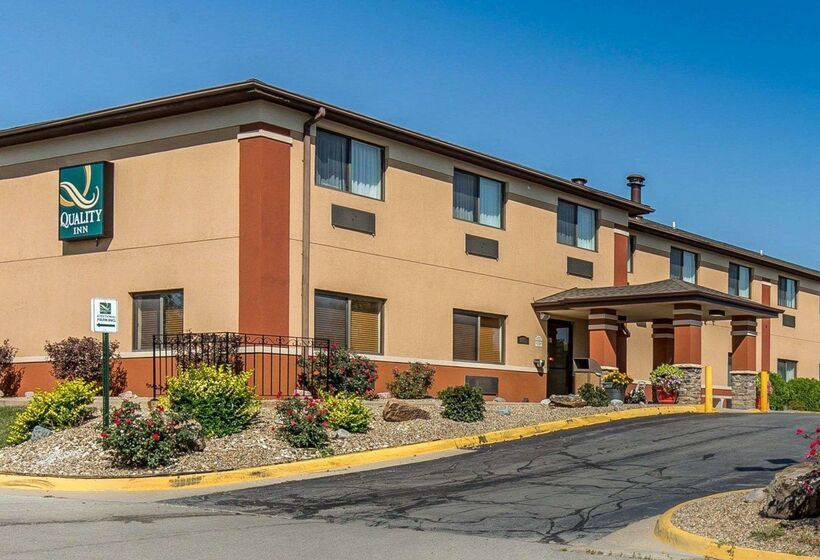 هتل Quality Inn At Collins Road  Cedar Rapids