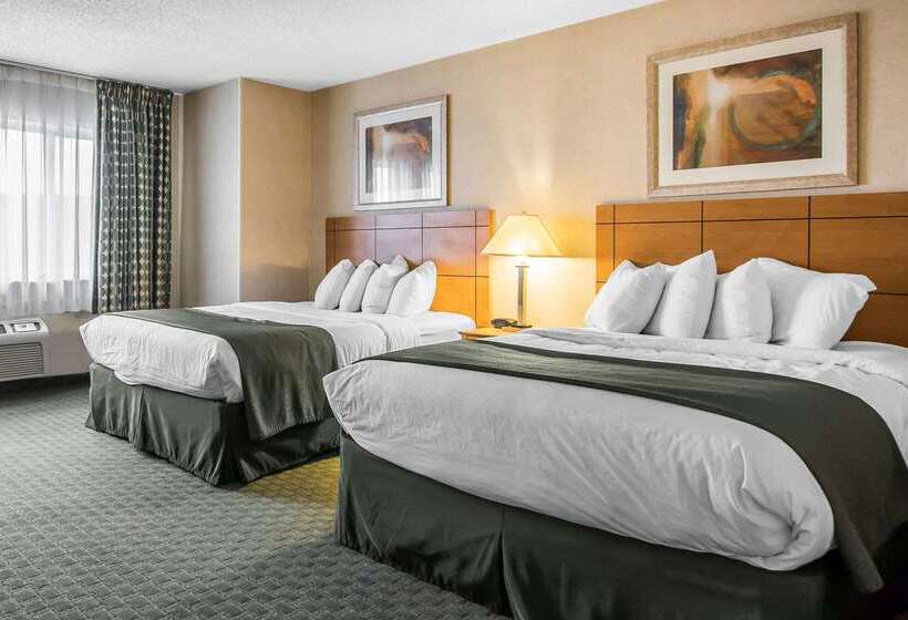 هتل Quality Inn Dubuque On Hwy 20