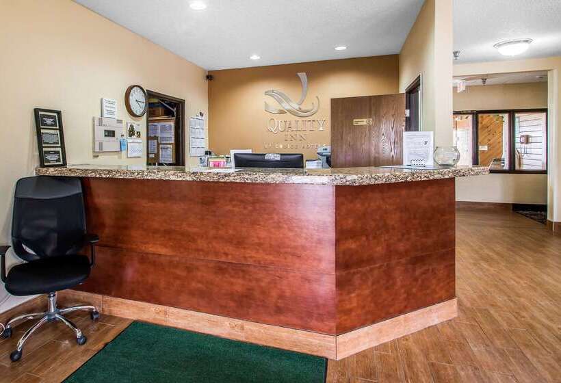 هتل Quality Inn Dubuque On Hwy 20
