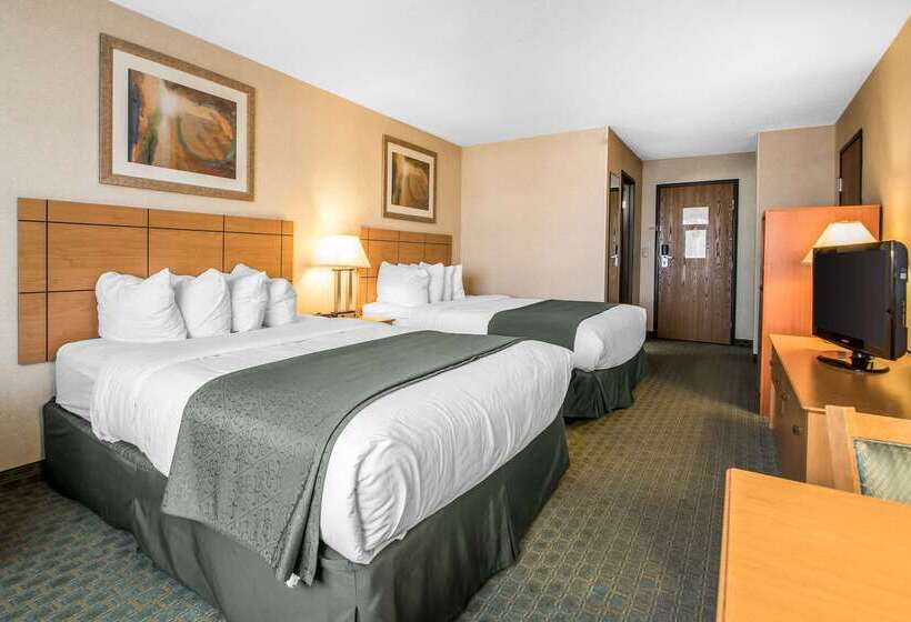 هتل Quality Inn Dubuque On Hwy 20