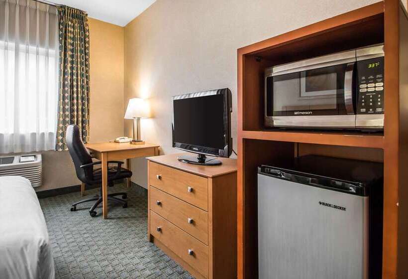 هتل Quality Inn Dubuque On Hwy 20