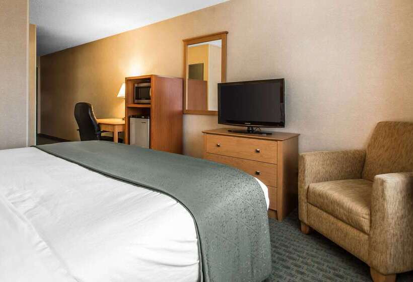 هتل Quality Inn Dubuque On Hwy 20