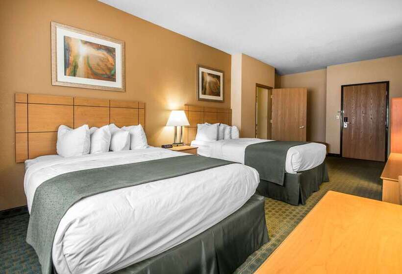هتل Quality Inn Dubuque On Hwy 20