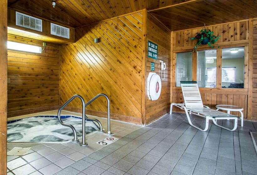 هتل Quality Inn Dubuque On Hwy 20