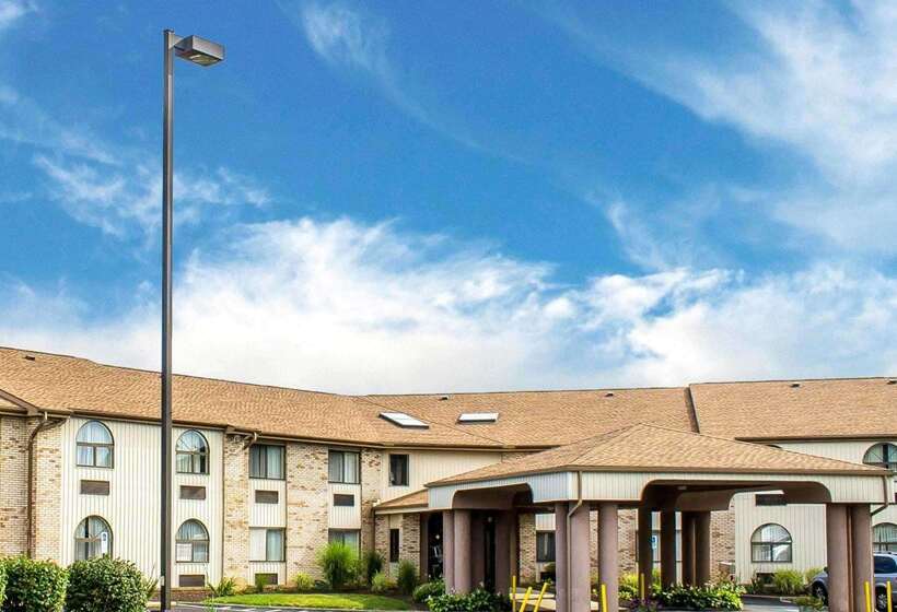 호텔 Quality Inn