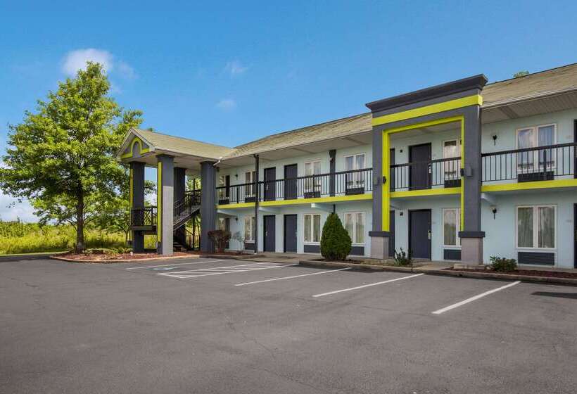 Отель Quality Inn