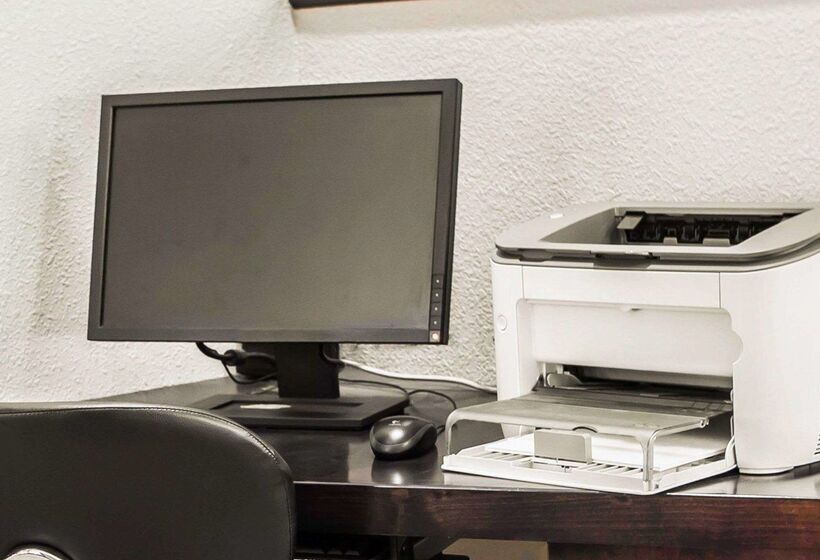 هتل Quality Inn Near I72 And Hwy 51