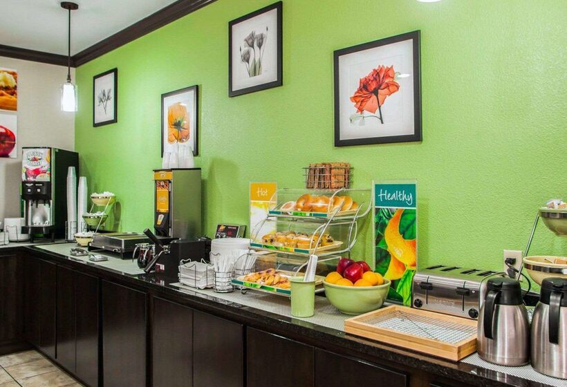 هتل Quality Inn Near I72 And Hwy 51
