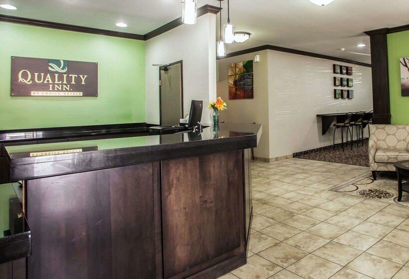 هتل Quality Inn Near I72 And Hwy 51