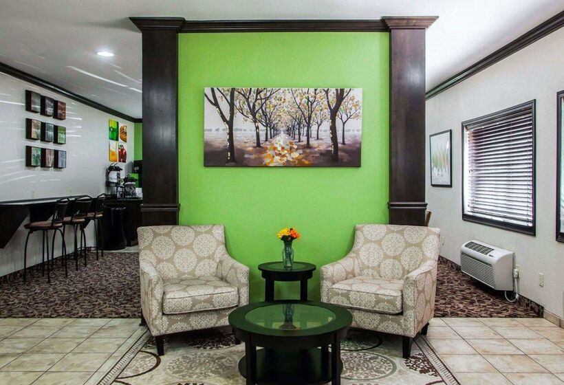 هتل Quality Inn Near I72 And Hwy 51