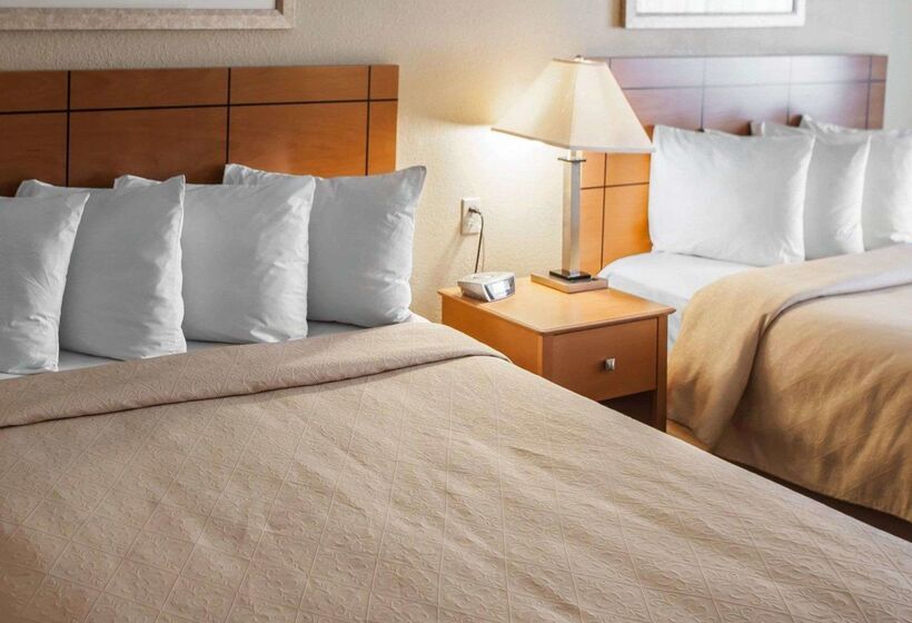 هتل Quality Inn Near I72 And Hwy 51