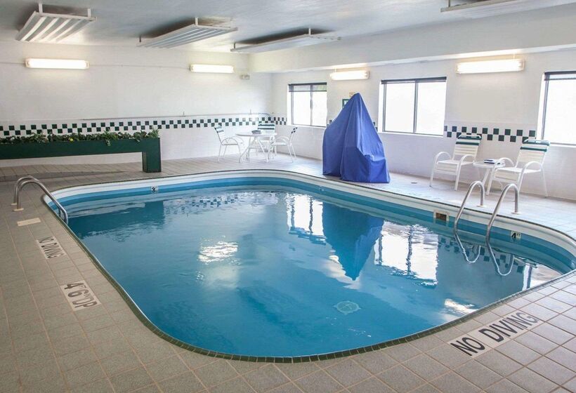 هتل Quality Inn Near I72 And Hwy 51