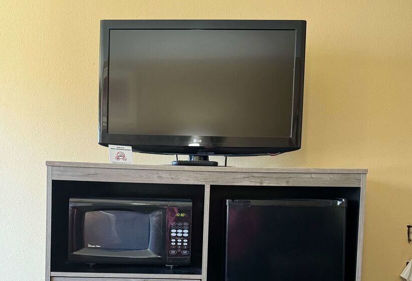 هتل Quality Inn Near I72 And Hwy 51