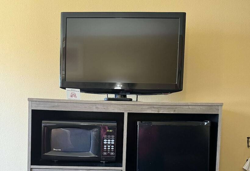 هتل Quality Inn Near I72 And Hwy 51